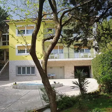 Apartman Anita - One Bedroom With Garden
