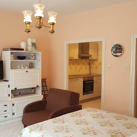 Apartman Anita - One Bedroom With Garden *