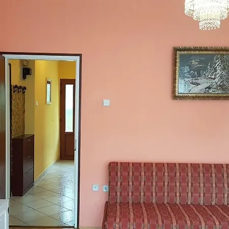 Anita - One Bedroom With Garden *
