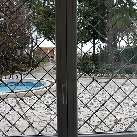 Apartman Anita - One Bedroom With Garden *